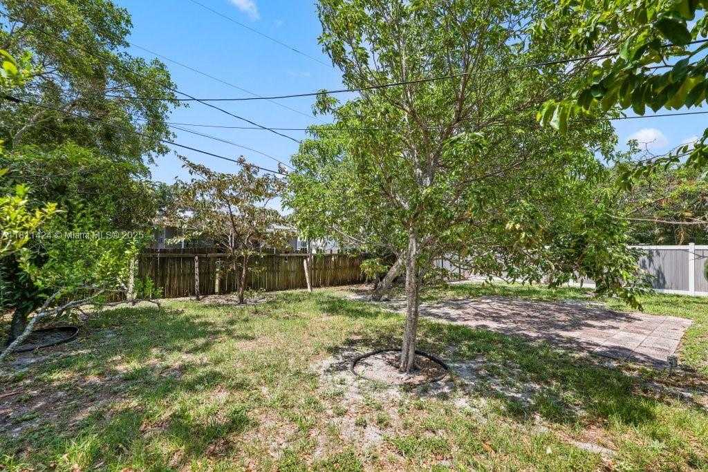 Small Image of 1090 SOUTH WEST 31ST ST, Fort Lauderdale Number 30