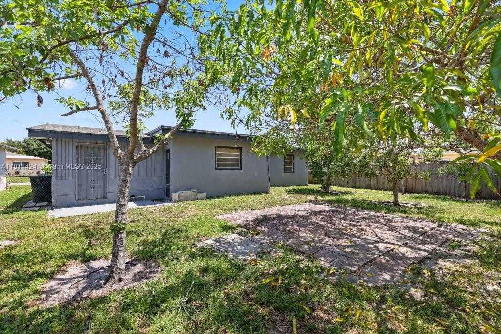 Small Image of 1090 SOUTH WEST 31ST ST, Fort Lauderdale Number 32