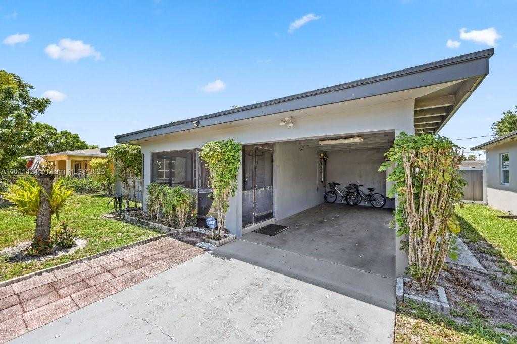 Small Image of 1090 SOUTH WEST 31ST ST, Fort Lauderdale Number 4
