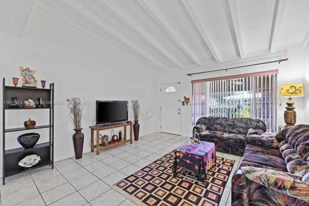 Small Image of 1090 SOUTH WEST 31ST ST, Fort Lauderdale Number 6