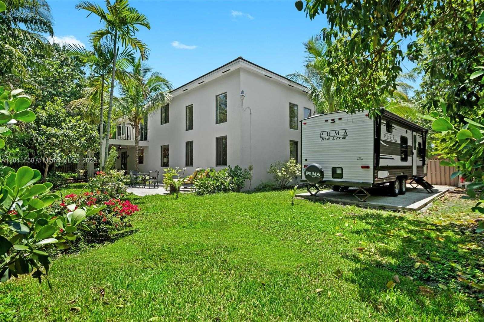 Small Image of 8205 SOUTH WEST 171ST TER, Palmetto Bay Number 28