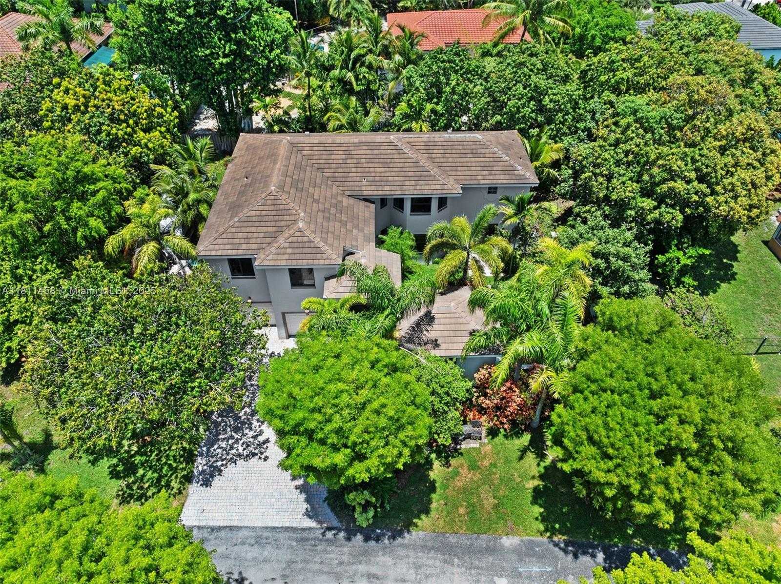 Small Image of 8205 SOUTH WEST 171ST TER, Palmetto Bay Number 31