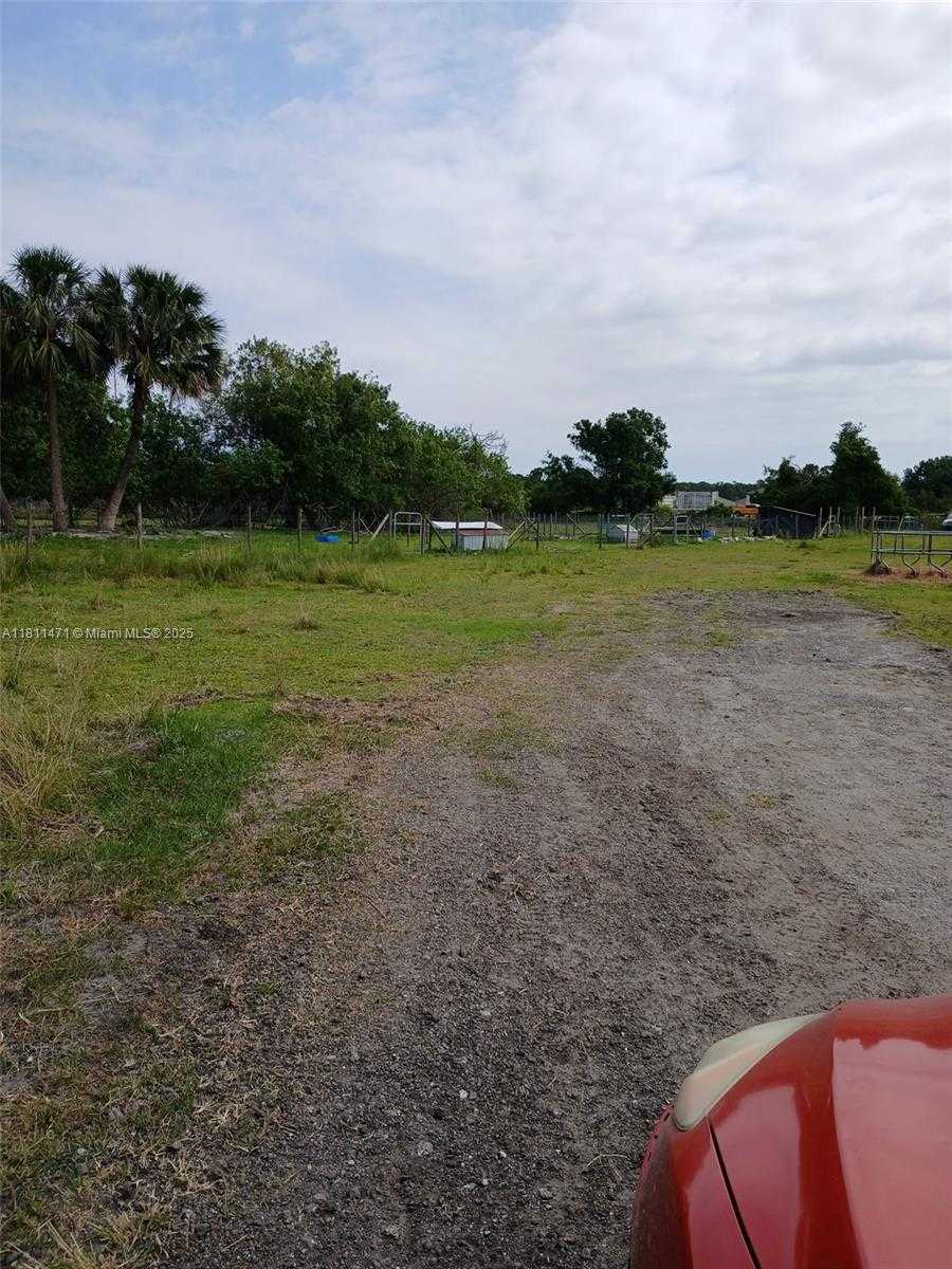 Small Image of 310 NORTH FFA RD, Fort Pierce Number 11