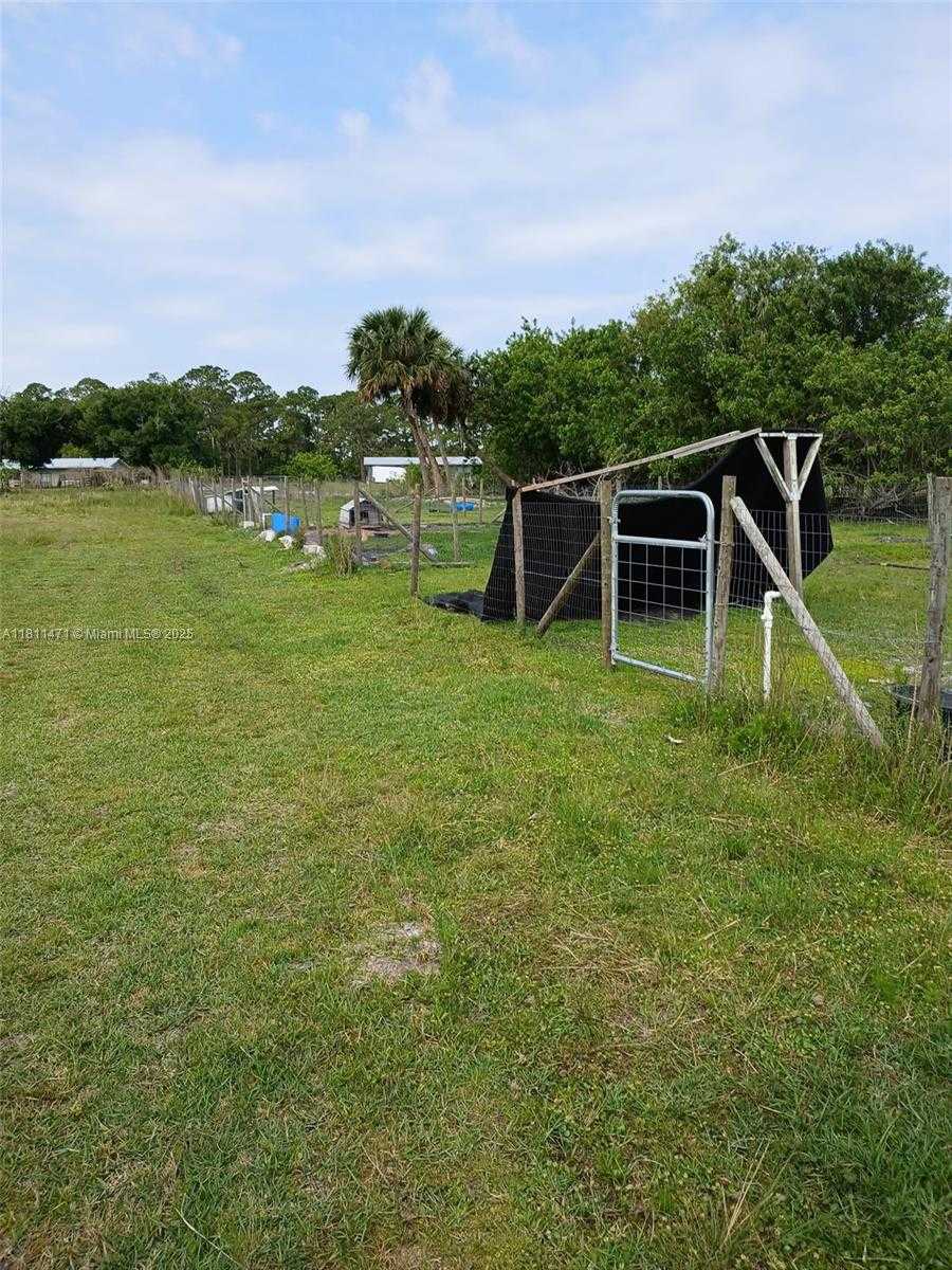 Small Image of 310 NORTH FFA RD, Fort Pierce Number 4