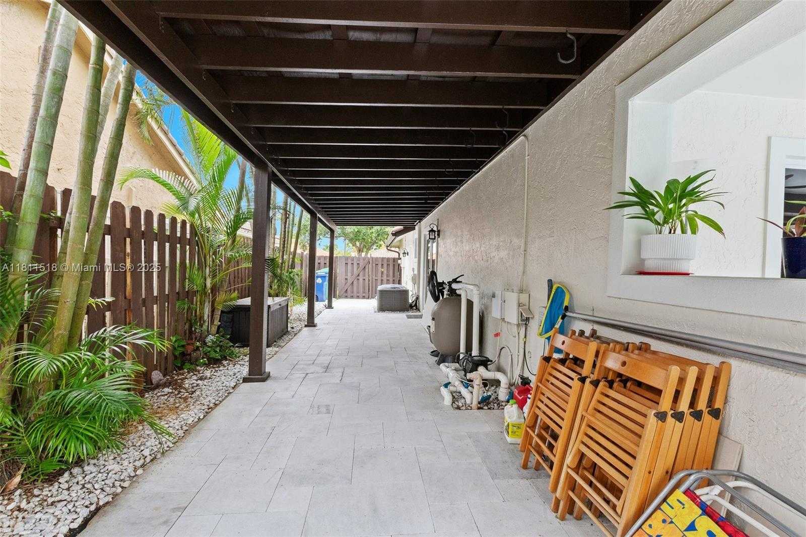 Small Image of 875 NORTH WEST 108TH LN, Coral Springs Number 31