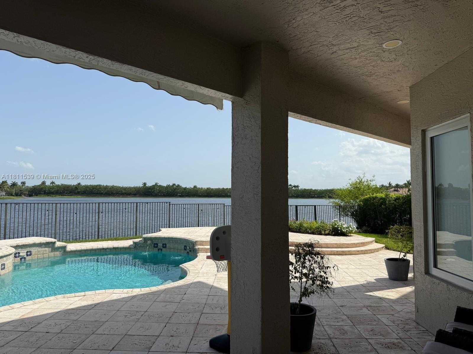 Small Image of 1418 LANTANA DR, Weston Number 2