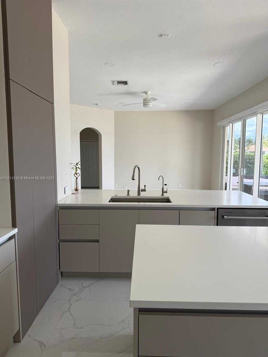 Small Image of 1418 LANTANA DR, Weston Number 27