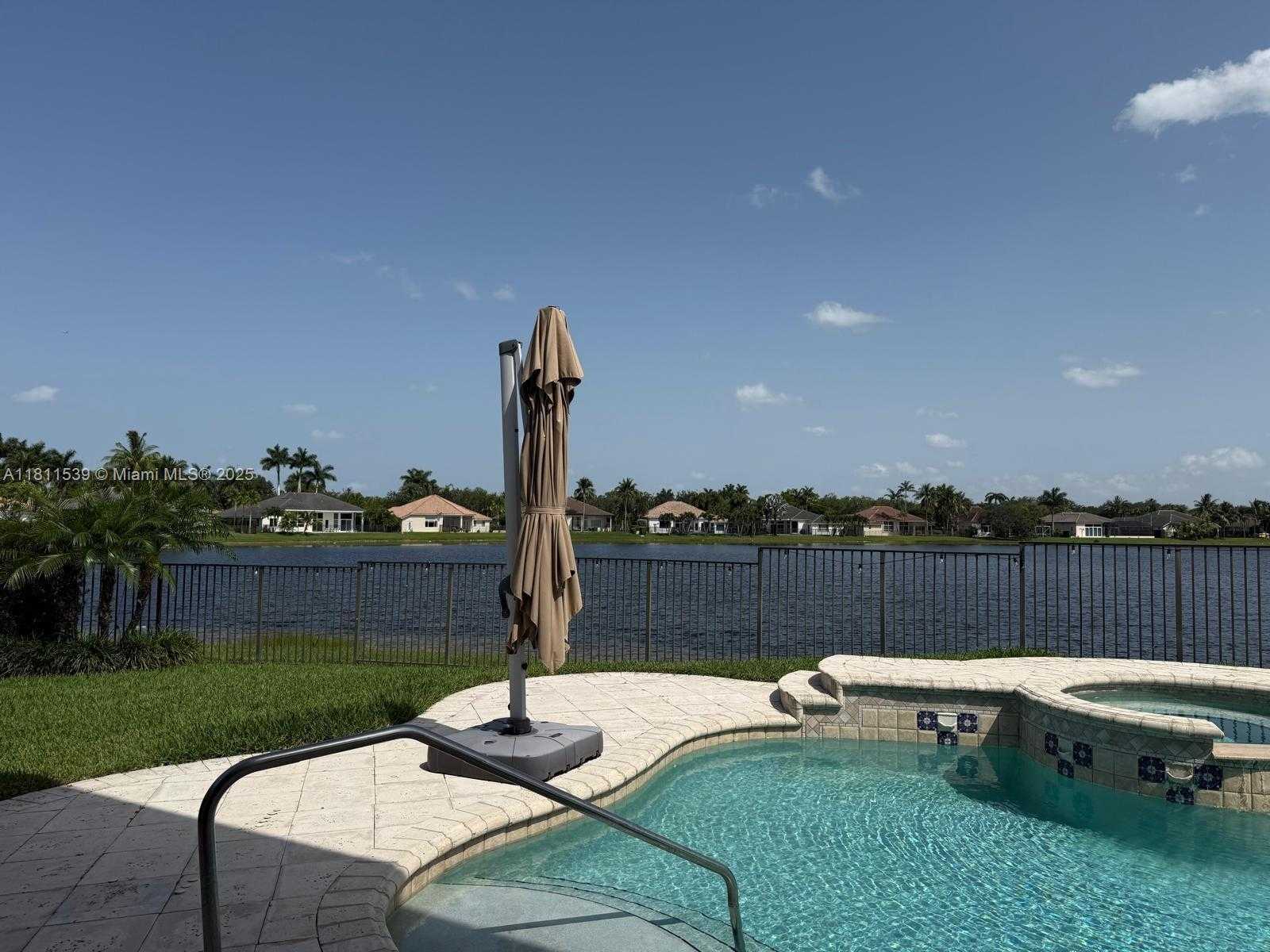 Small Image of 1418 LANTANA DR, Weston Number 3