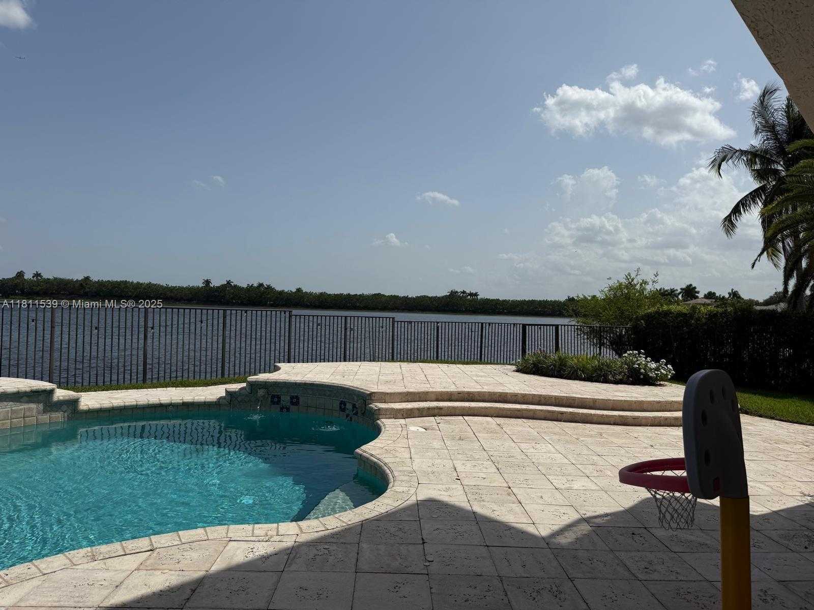Small Image of 1418 LANTANA DR, Weston Number 5