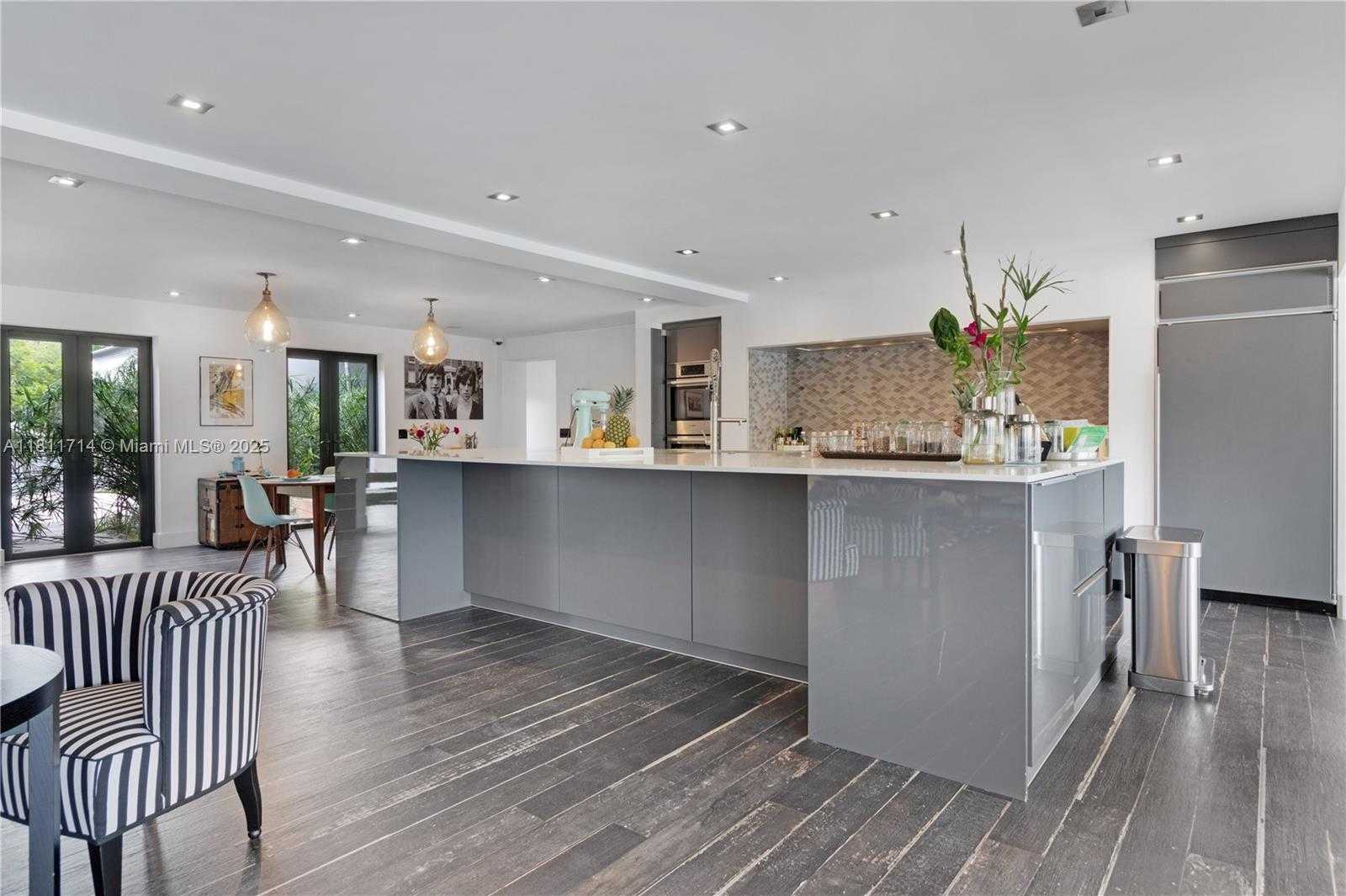 Small Image of 1601 DIPLOMAT PKWY, Hollywood Number 13