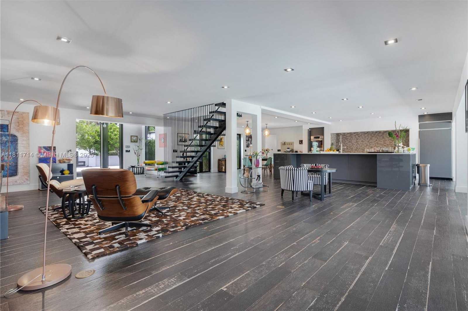 Small Image of 1601 DIPLOMAT PKWY, Hollywood Number 17