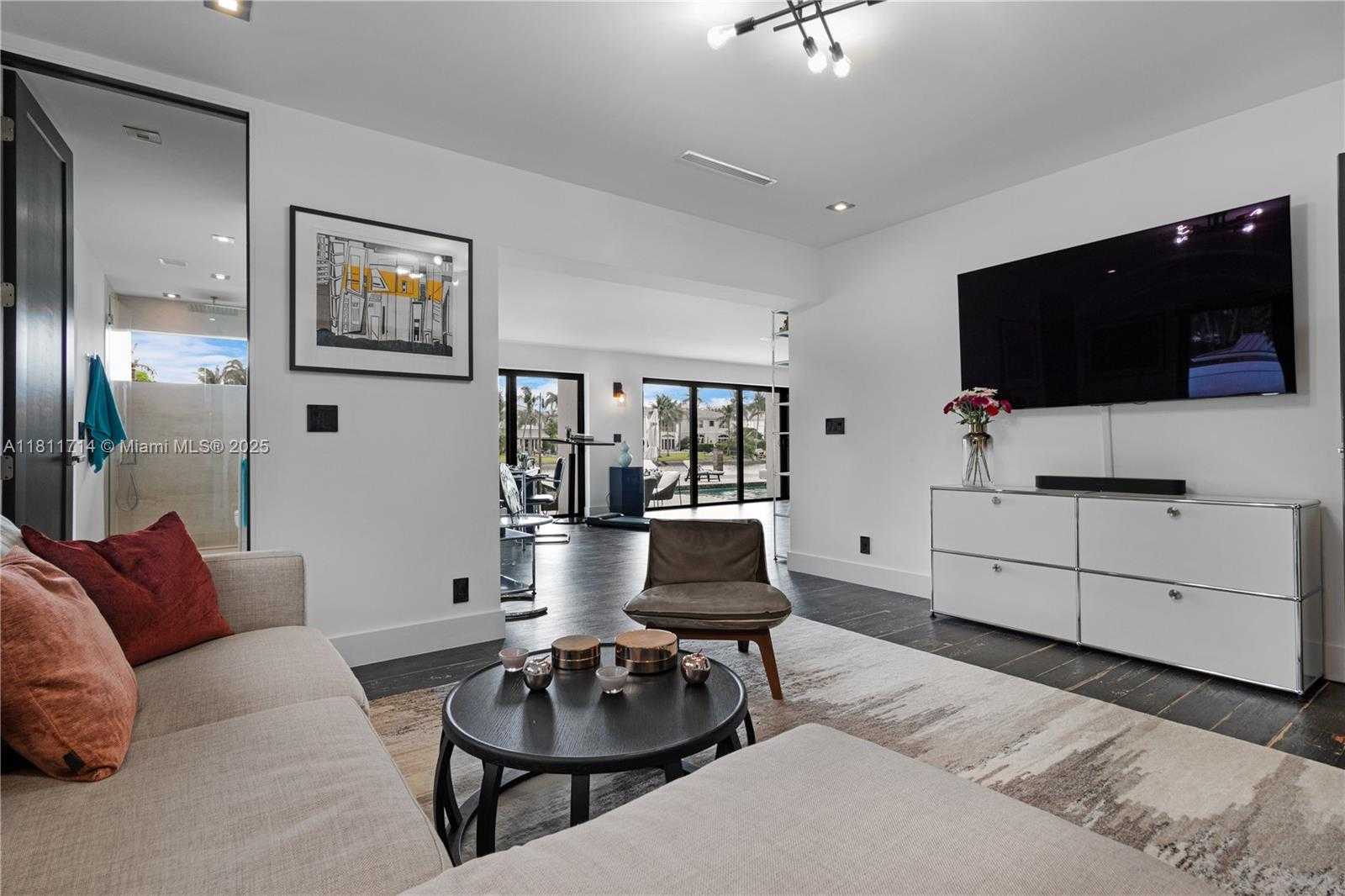 Small Image of 1601 DIPLOMAT PKWY, Hollywood Number 28