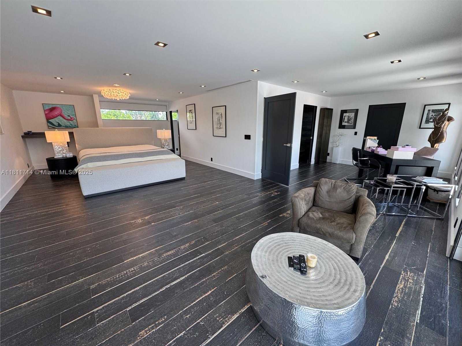 Small Image of 1601 DIPLOMAT PKWY, Hollywood Number 31