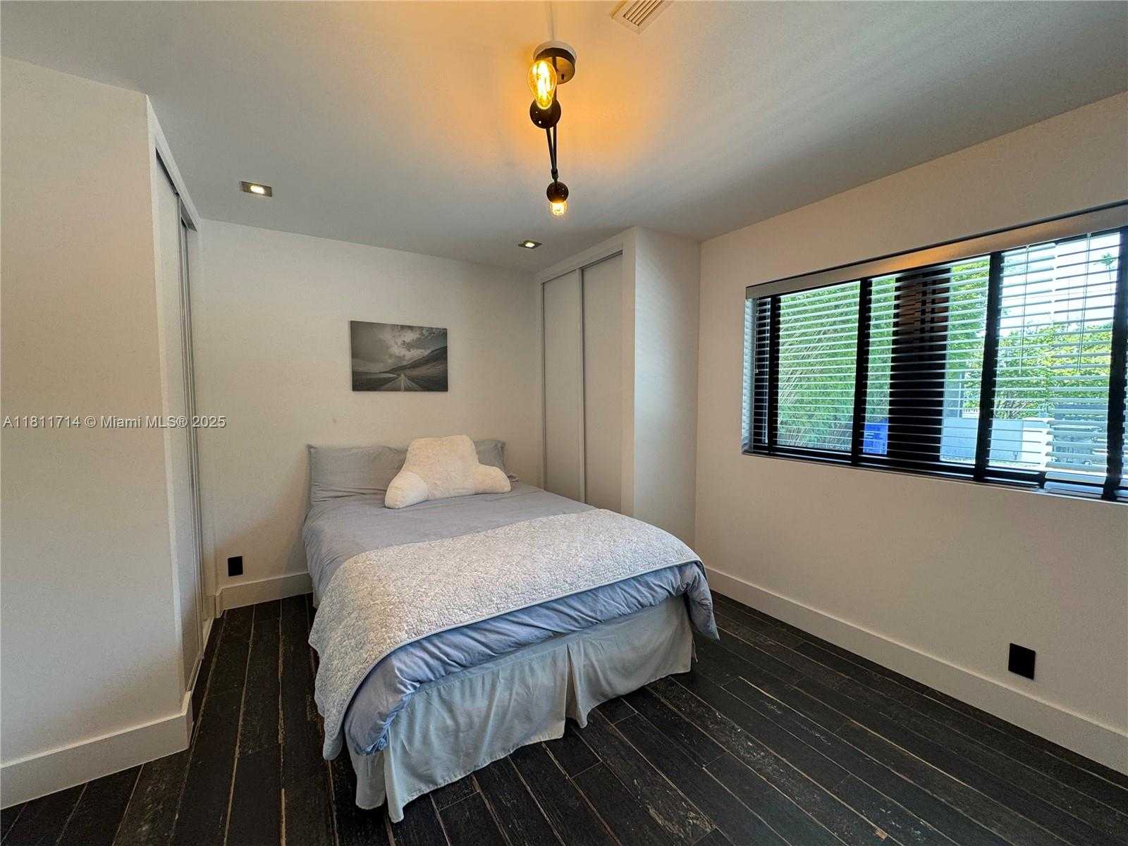 Small Image of 1601 DIPLOMAT PKWY, Hollywood Number 37