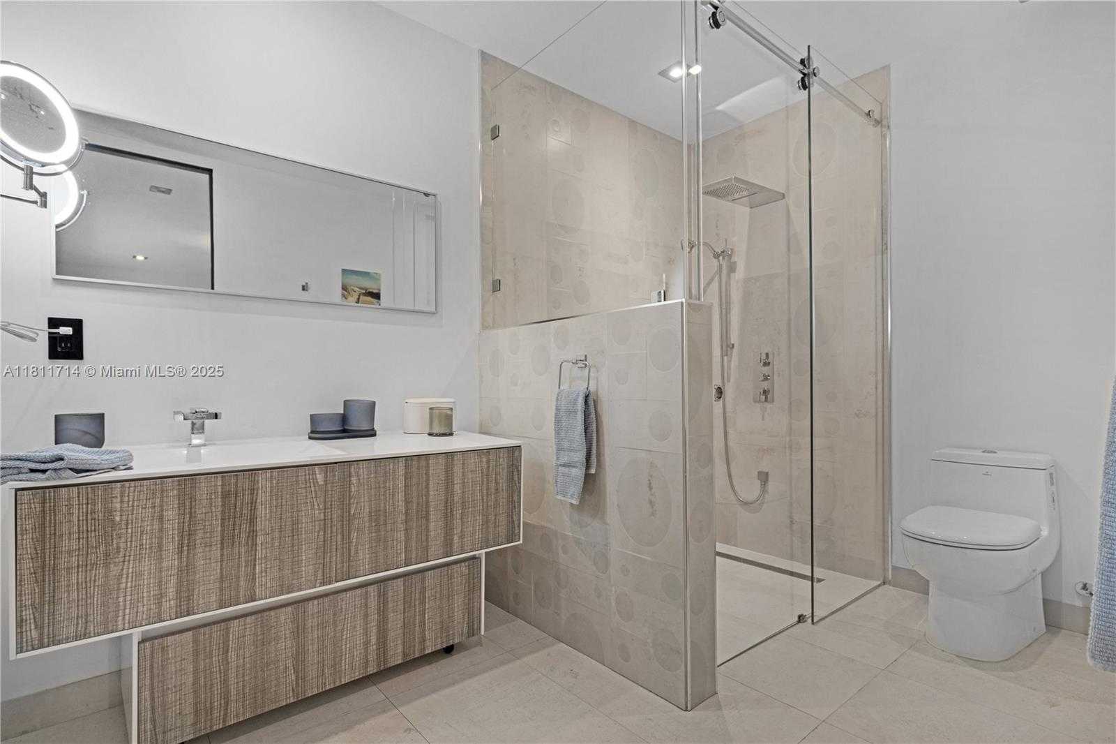 Small Image of 1601 DIPLOMAT PKWY, Hollywood Number 38