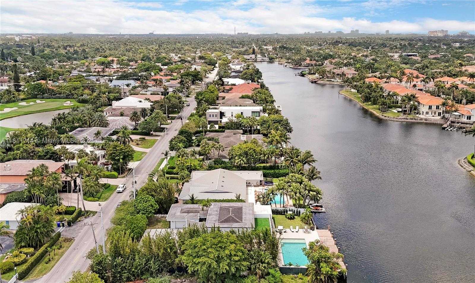 Small Image of 1601 DIPLOMAT PKWY, Hollywood Number 4