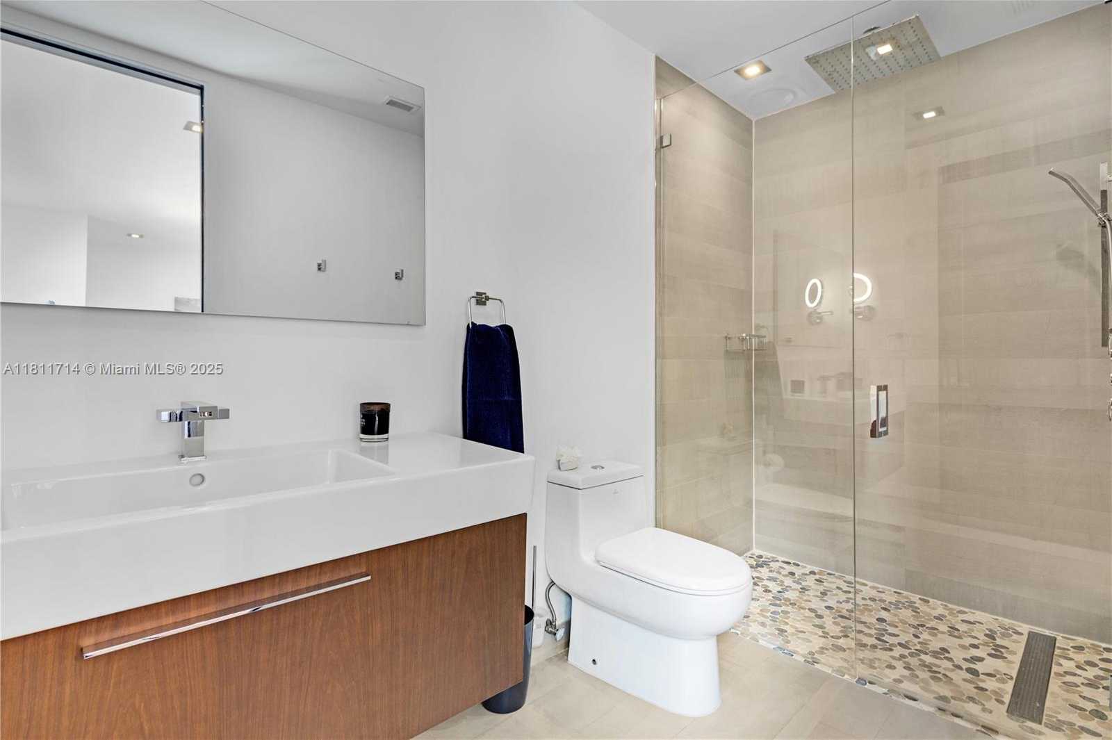 Small Image of 1601 DIPLOMAT PKWY, Hollywood Number 41