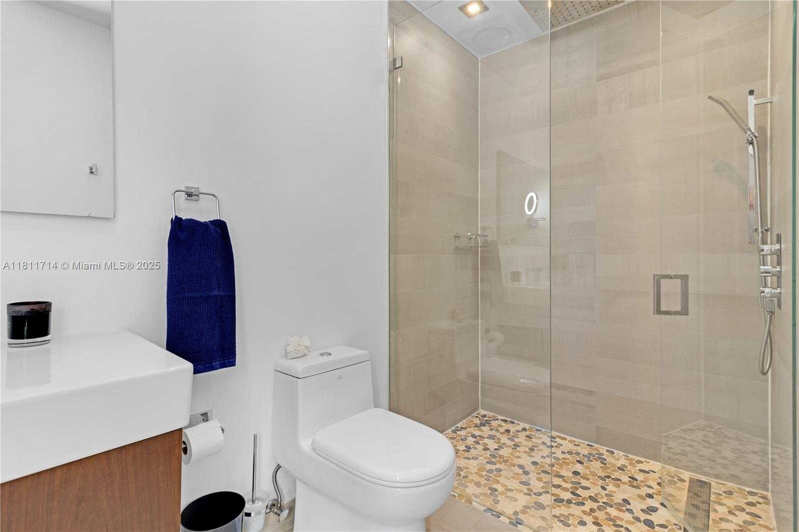 Small Image of 1601 DIPLOMAT PKWY, Hollywood Number 44