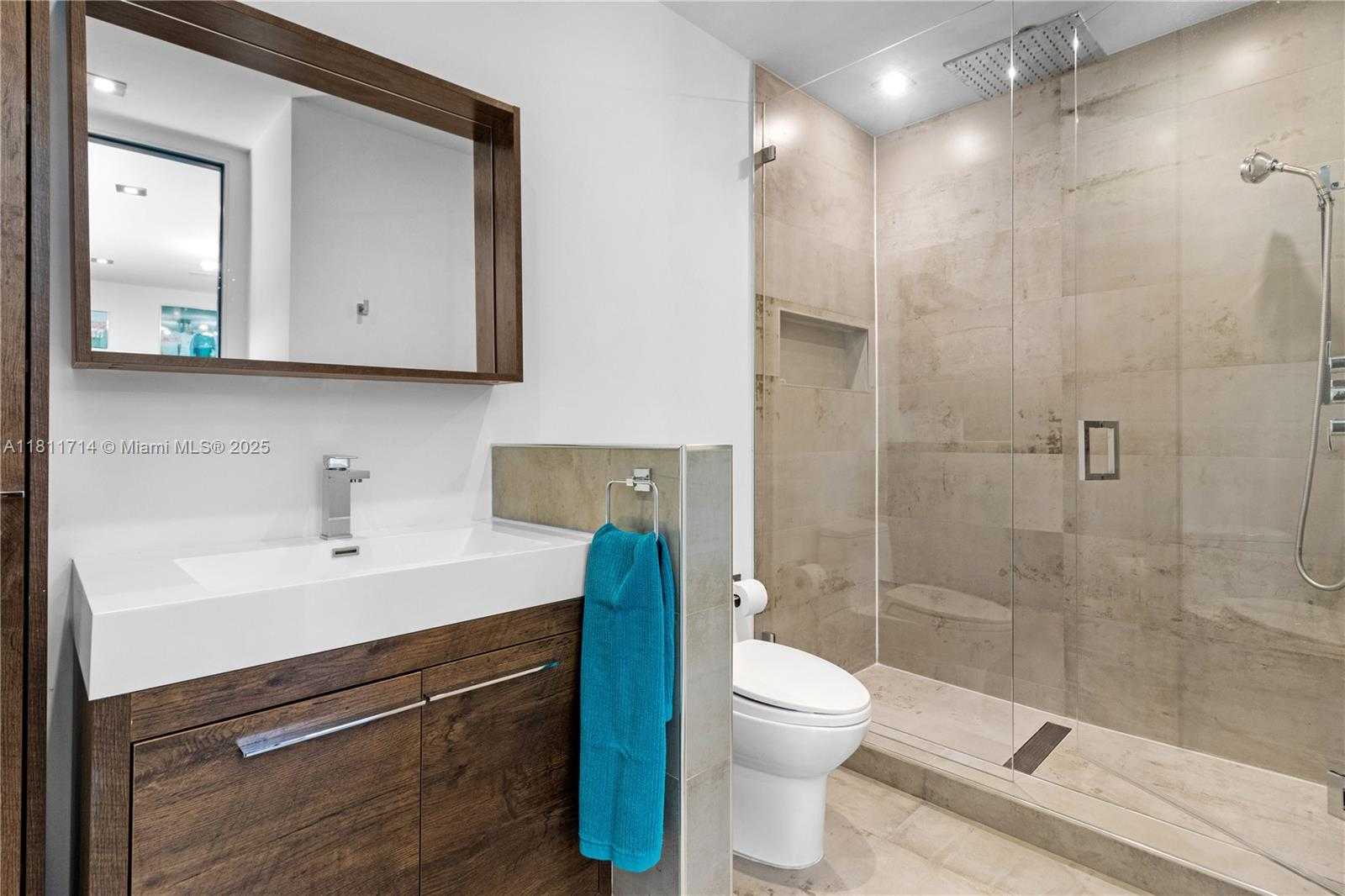 Small Image of 1601 DIPLOMAT PKWY, Hollywood Number 51