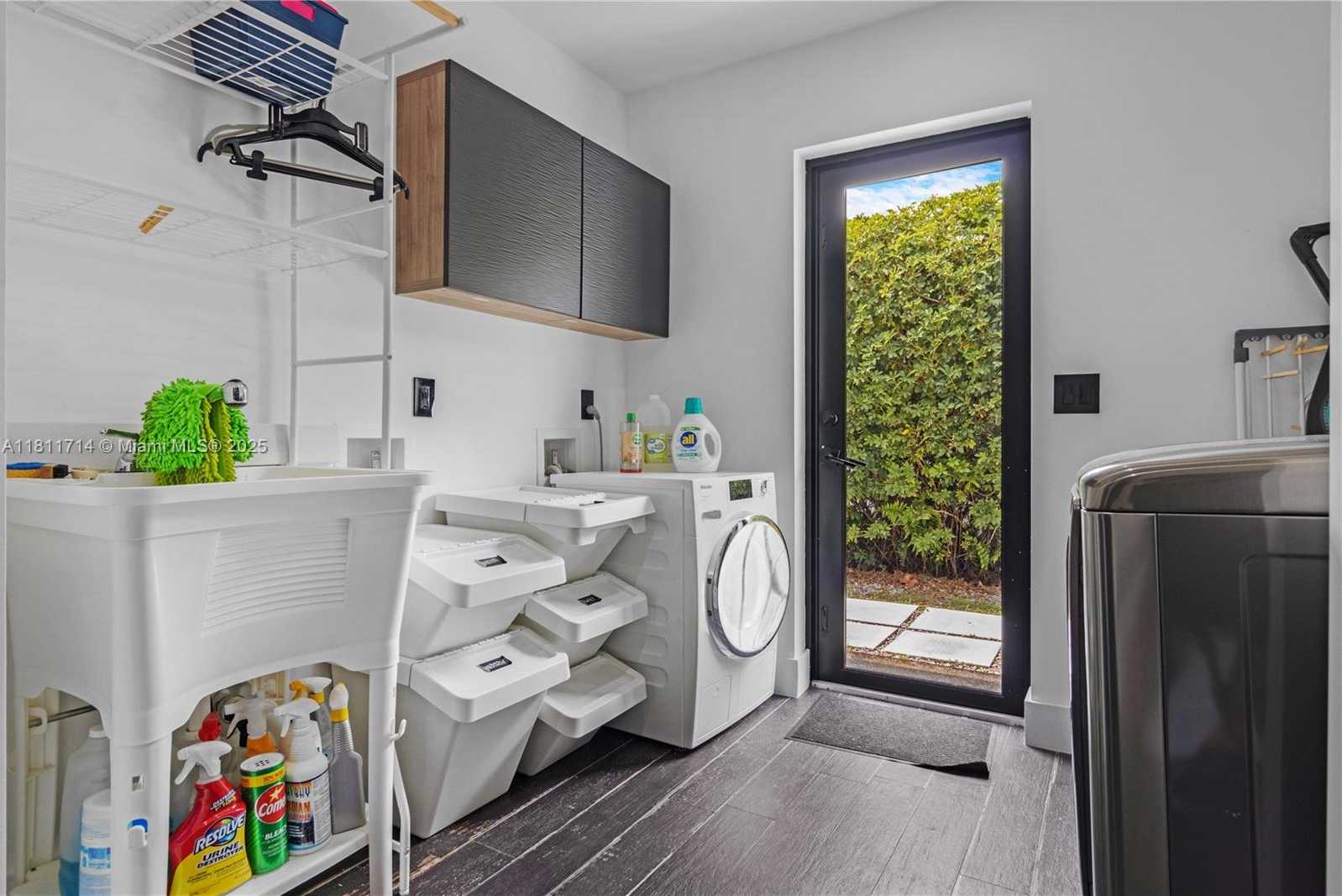 Small Image of 1601 DIPLOMAT PKWY, Hollywood Number 52