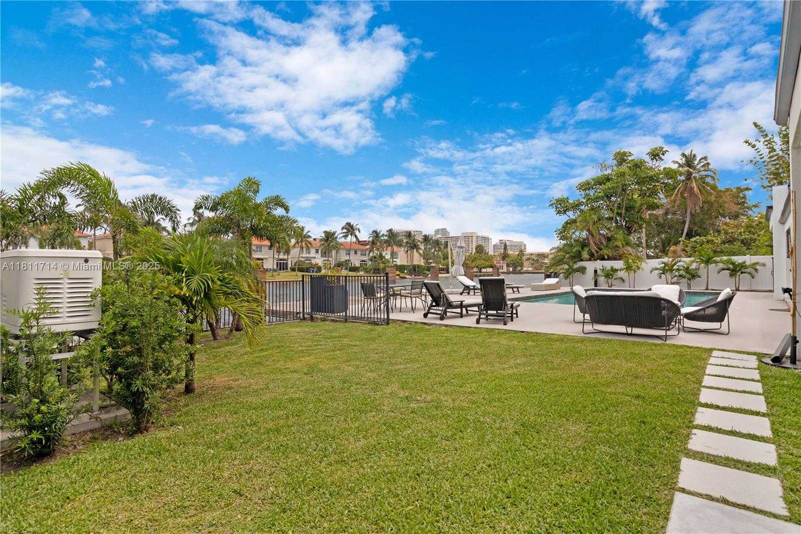 Small Image of 1601 DIPLOMAT PKWY, Hollywood Number 53