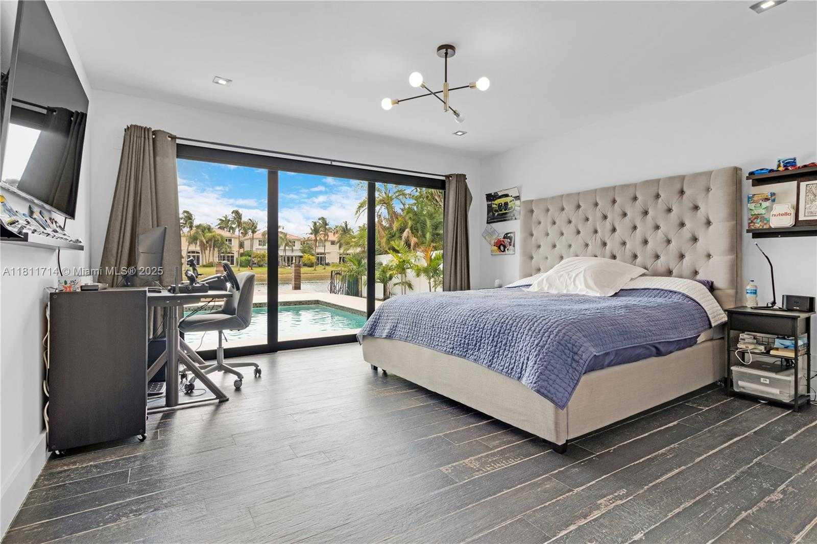 Small Image of 1601 DIPLOMAT PKWY, Hollywood Number 57