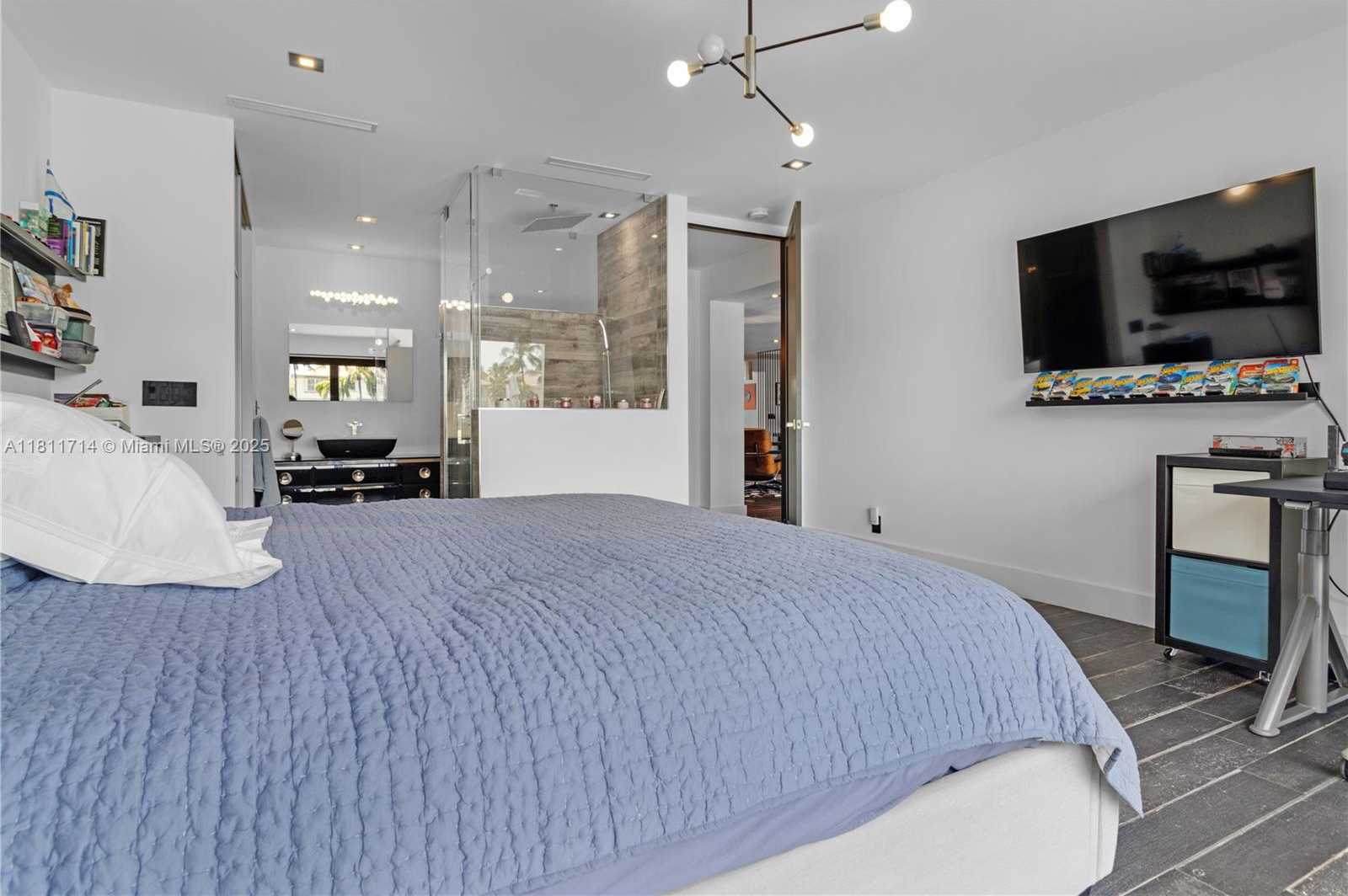 Small Image of 1601 DIPLOMAT PKWY, Hollywood Number 60