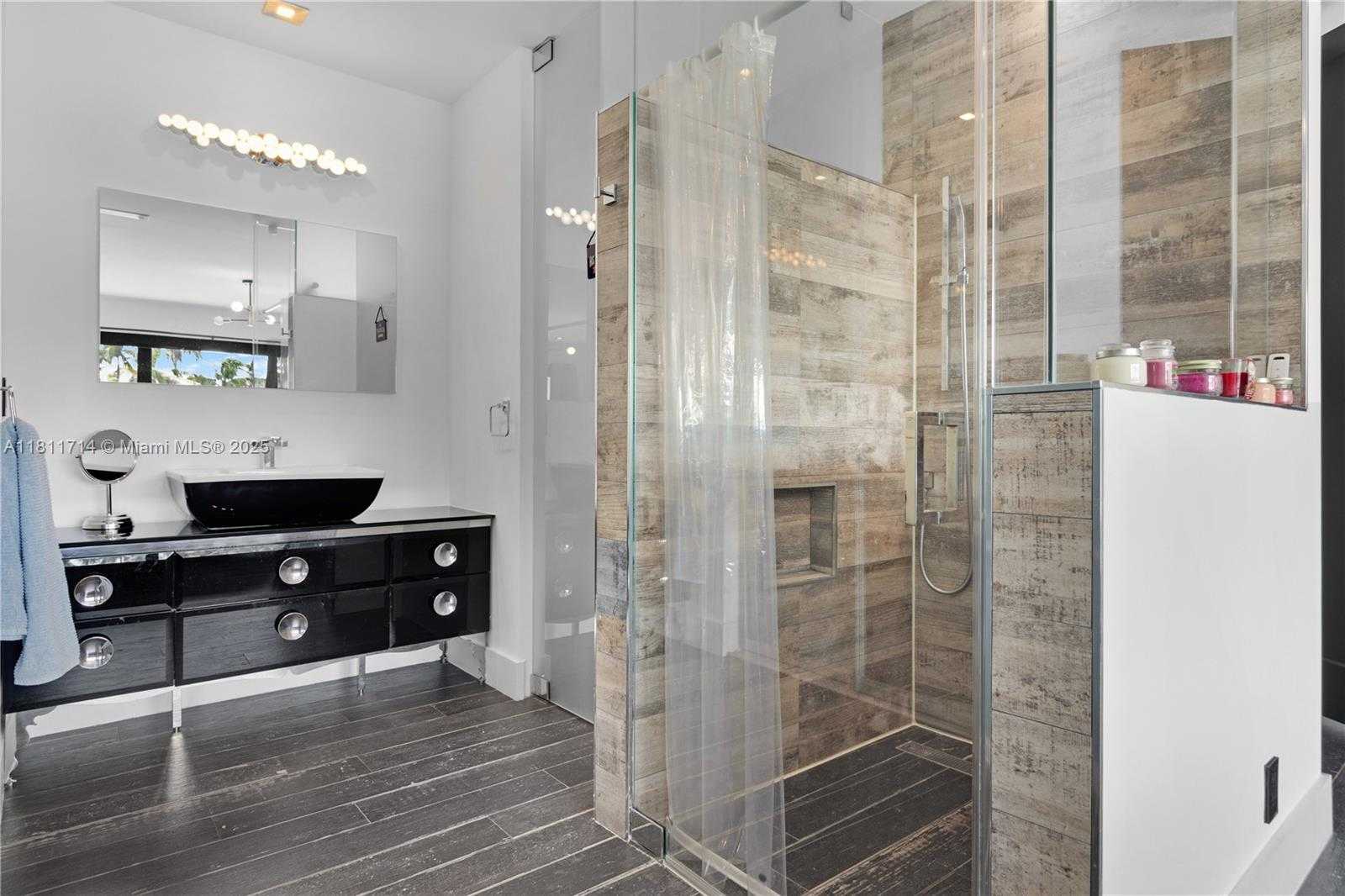 Small Image of 1601 DIPLOMAT PKWY, Hollywood Number 61