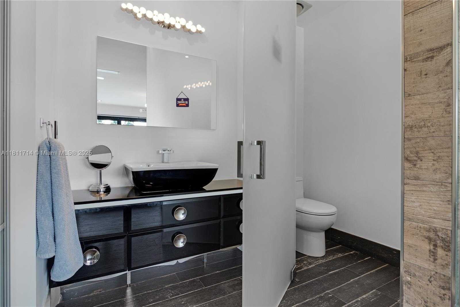 Small Image of 1601 DIPLOMAT PKWY, Hollywood Number 62