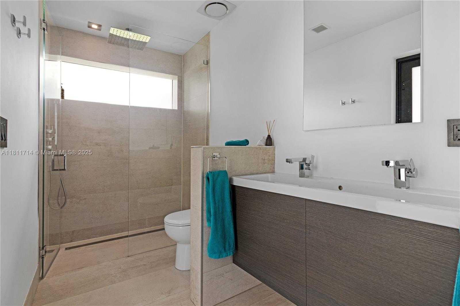 Small Image of 1601 DIPLOMAT PKWY, Hollywood Number 67