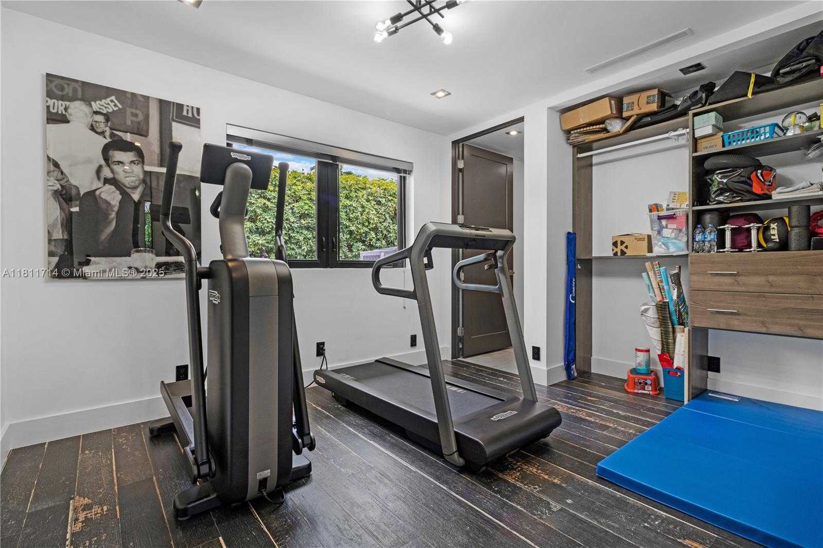 Small Image of 1601 DIPLOMAT PKWY, Hollywood Number 76