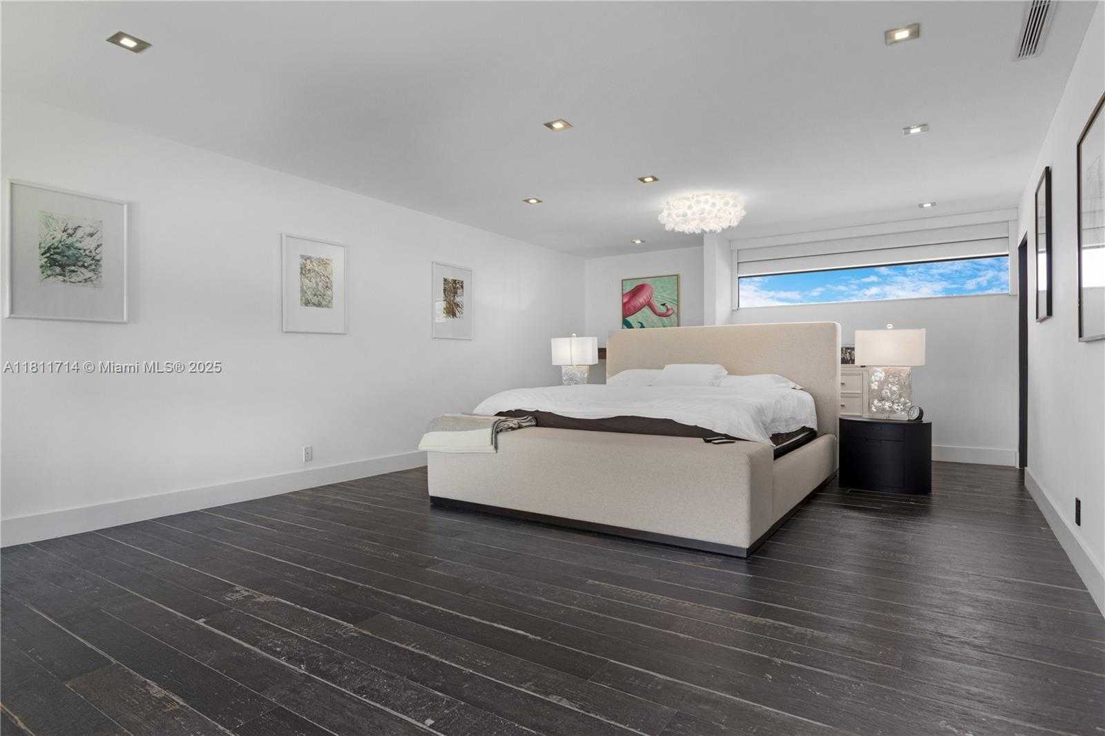 Small Image of 1601 DIPLOMAT PKWY, Hollywood Number 79