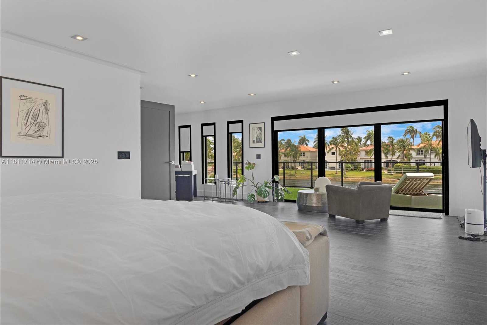 Small Image of 1601 DIPLOMAT PKWY, Hollywood Number 82