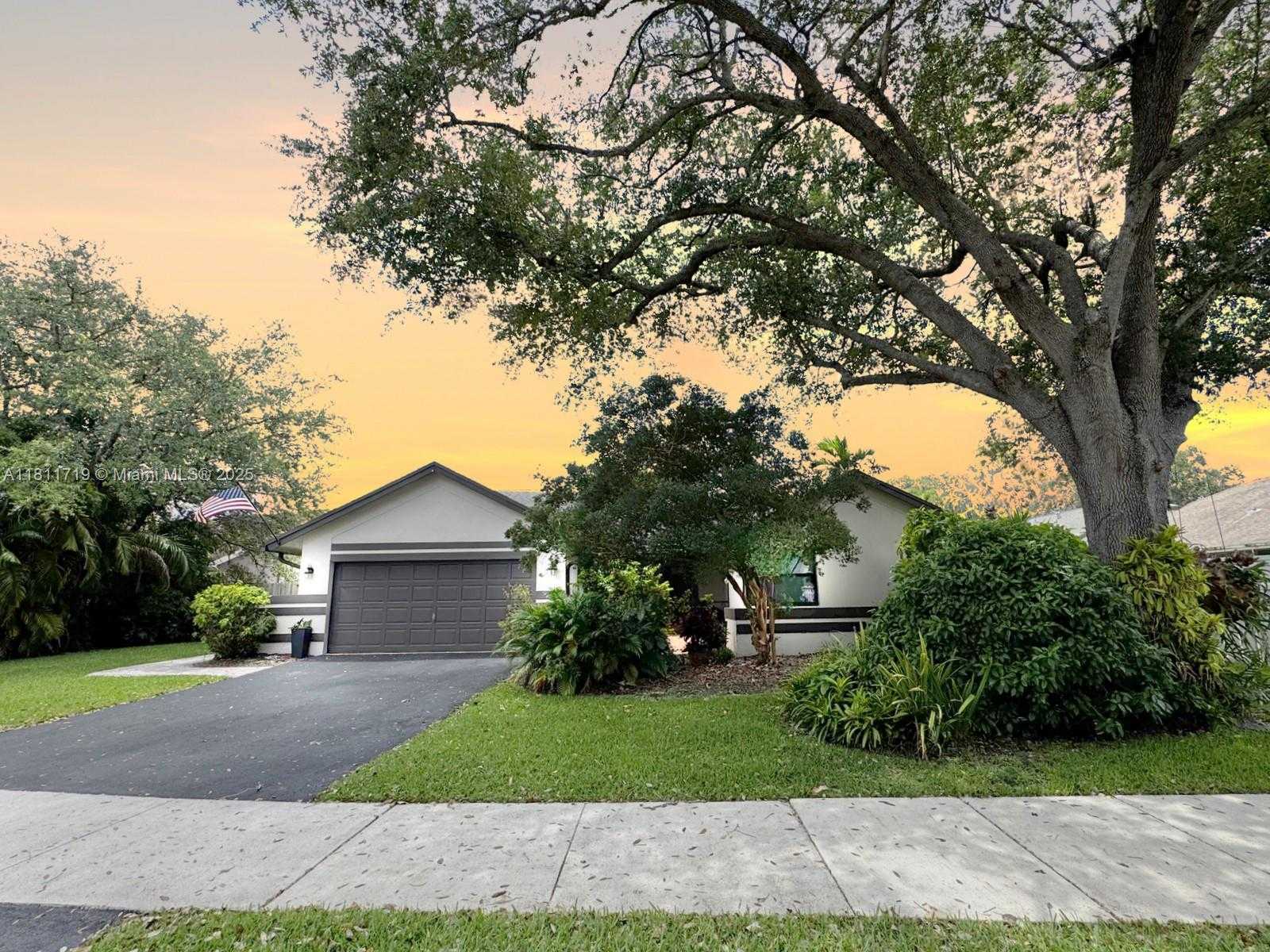 Small Image of 5816 SOUTH WEST 89TH WAY, Cooper City Number 4