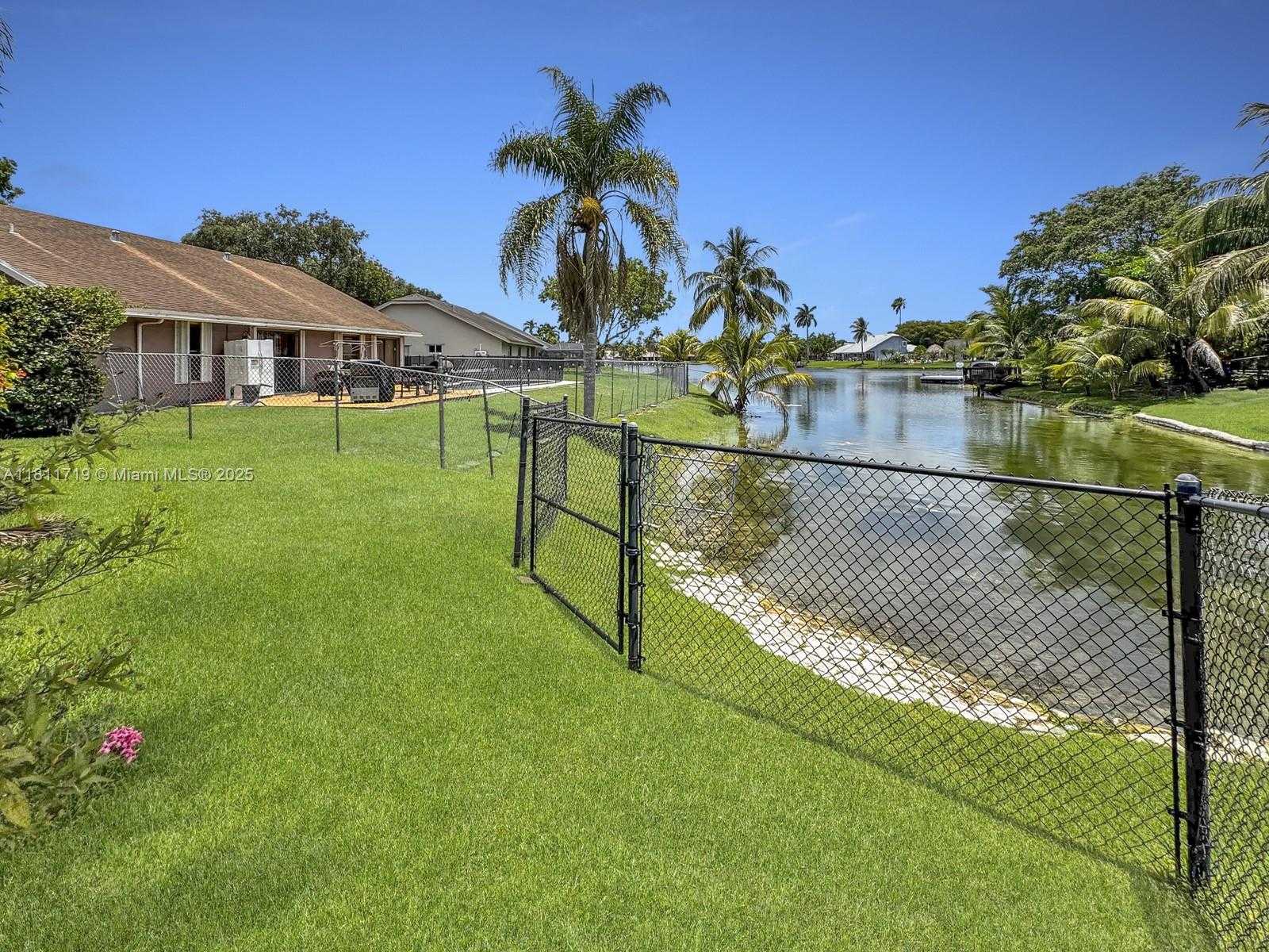 Small Image of 5816 SOUTH WEST 89TH WAY, Cooper City Number 42