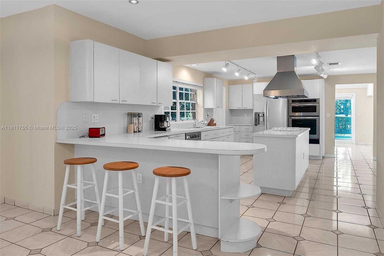 Small Image of 5309 ALTON RD, Miami Beach Number 15