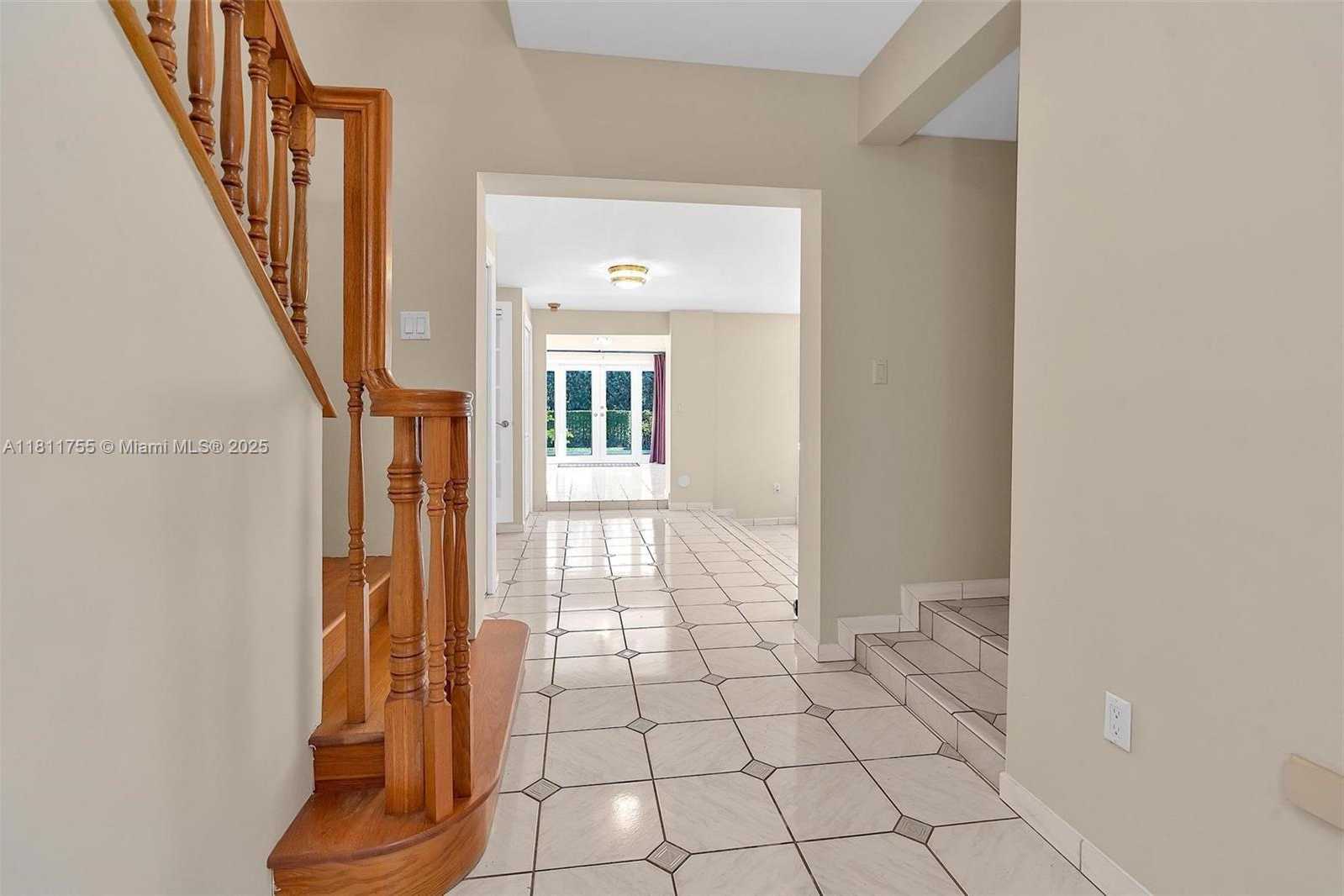 Small Image of 5309 ALTON RD, Miami Beach Number 17