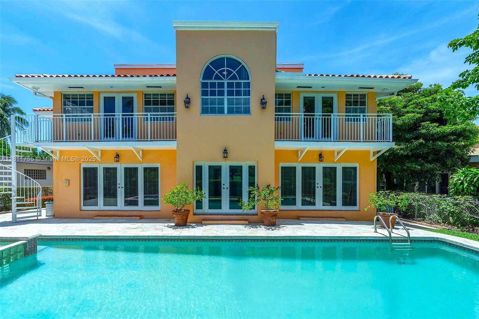 Small Image of 5309 ALTON RD, Miami Beach Number 2