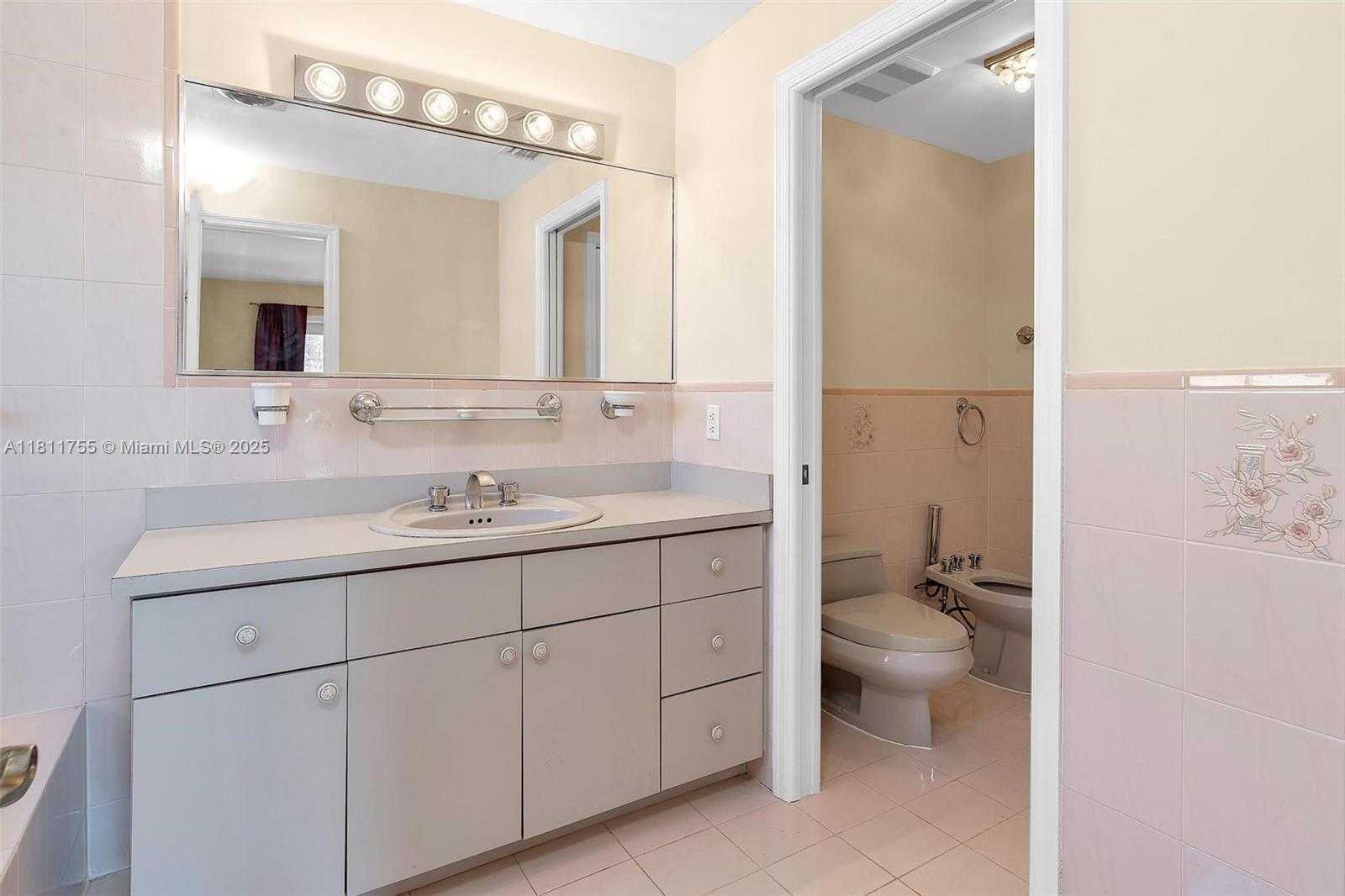 Small Image of 5309 ALTON RD, Miami Beach Number 21