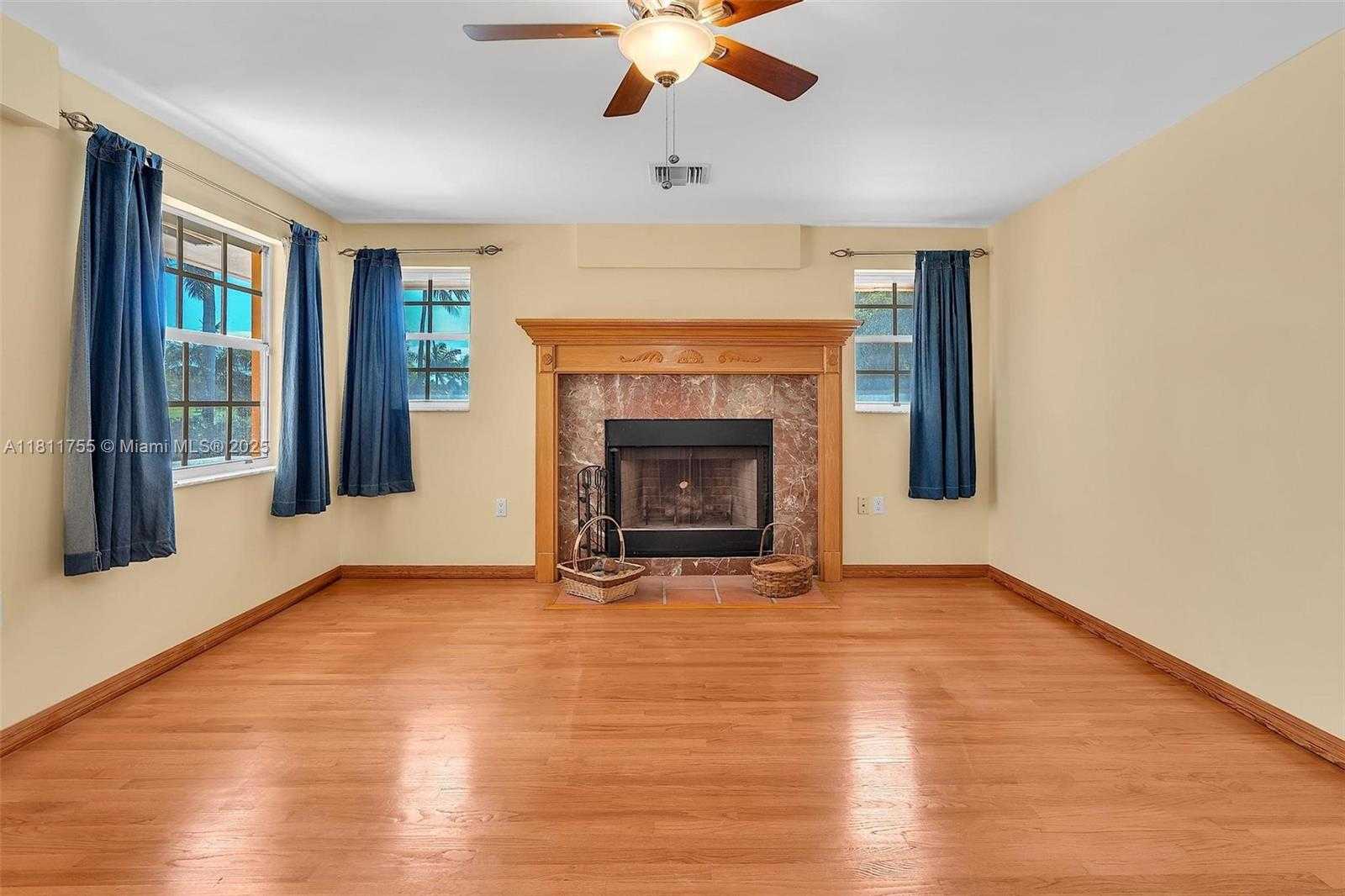 Small Image of 5309 ALTON RD, Miami Beach Number 28