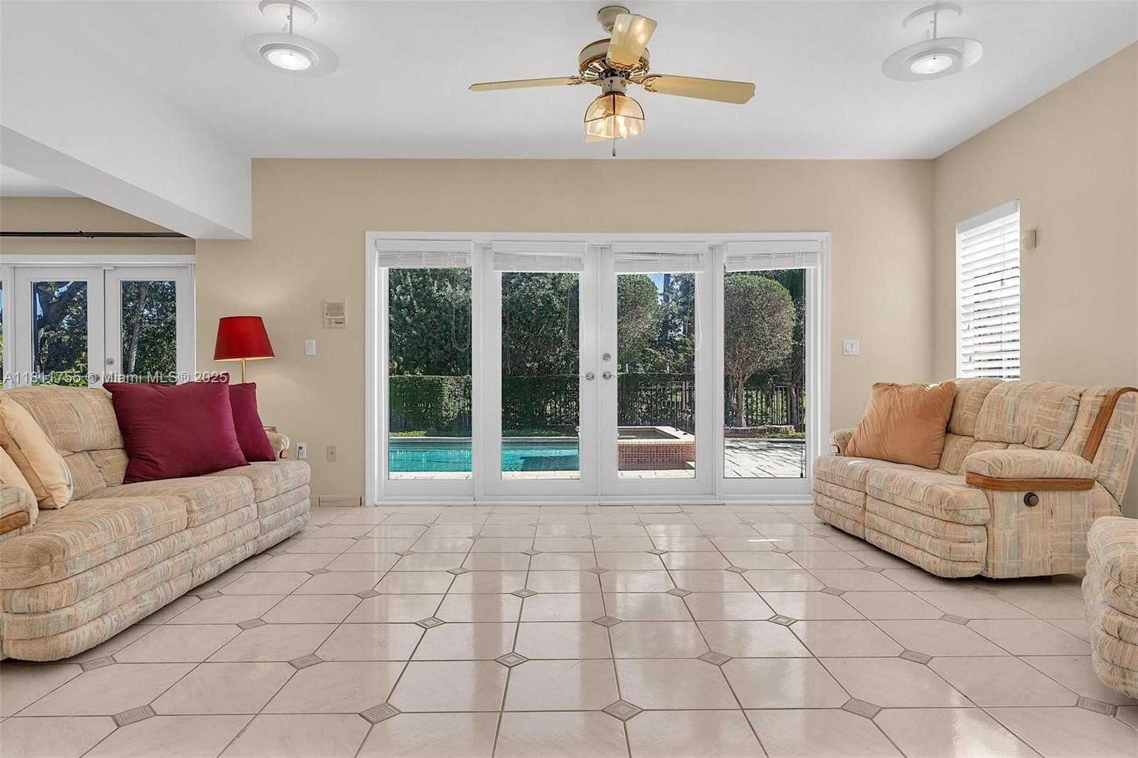 Small Image of 5309 ALTON RD, Miami Beach Number 3