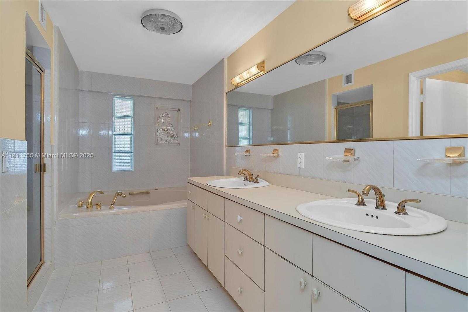 Small Image of 5309 ALTON RD, Miami Beach Number 31