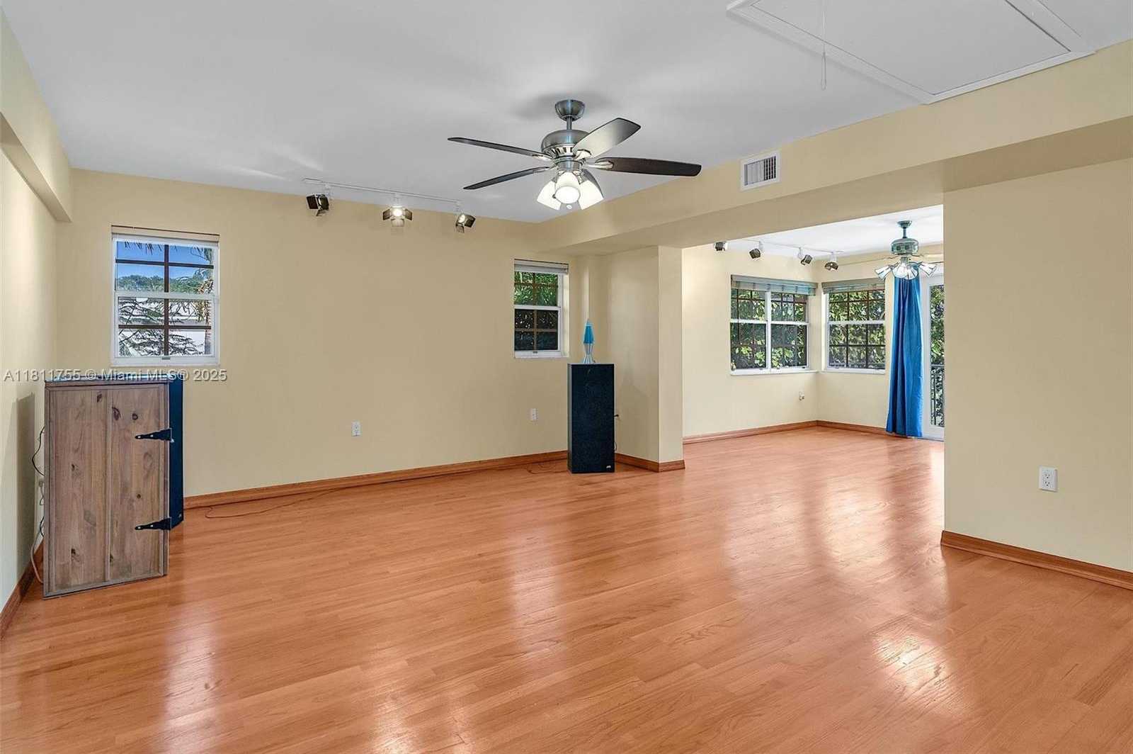 Small Image of 5309 ALTON RD, Miami Beach Number 33