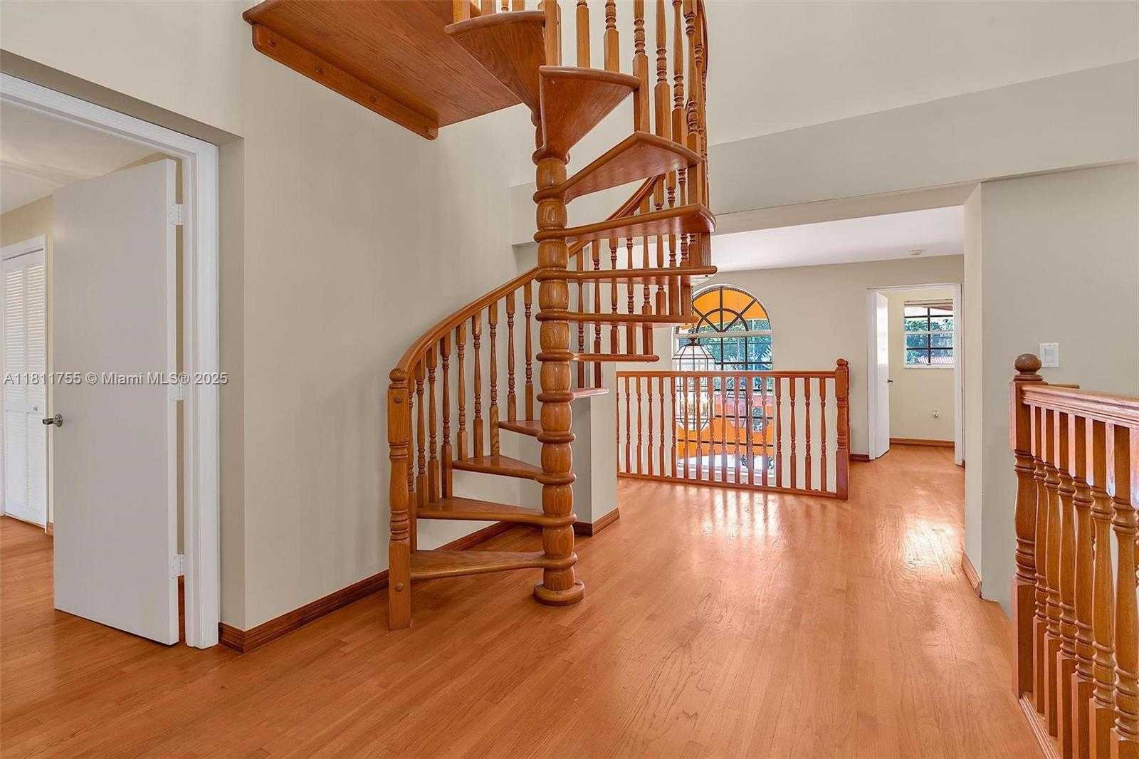 Small Image of 5309 ALTON RD, Miami Beach Number 36