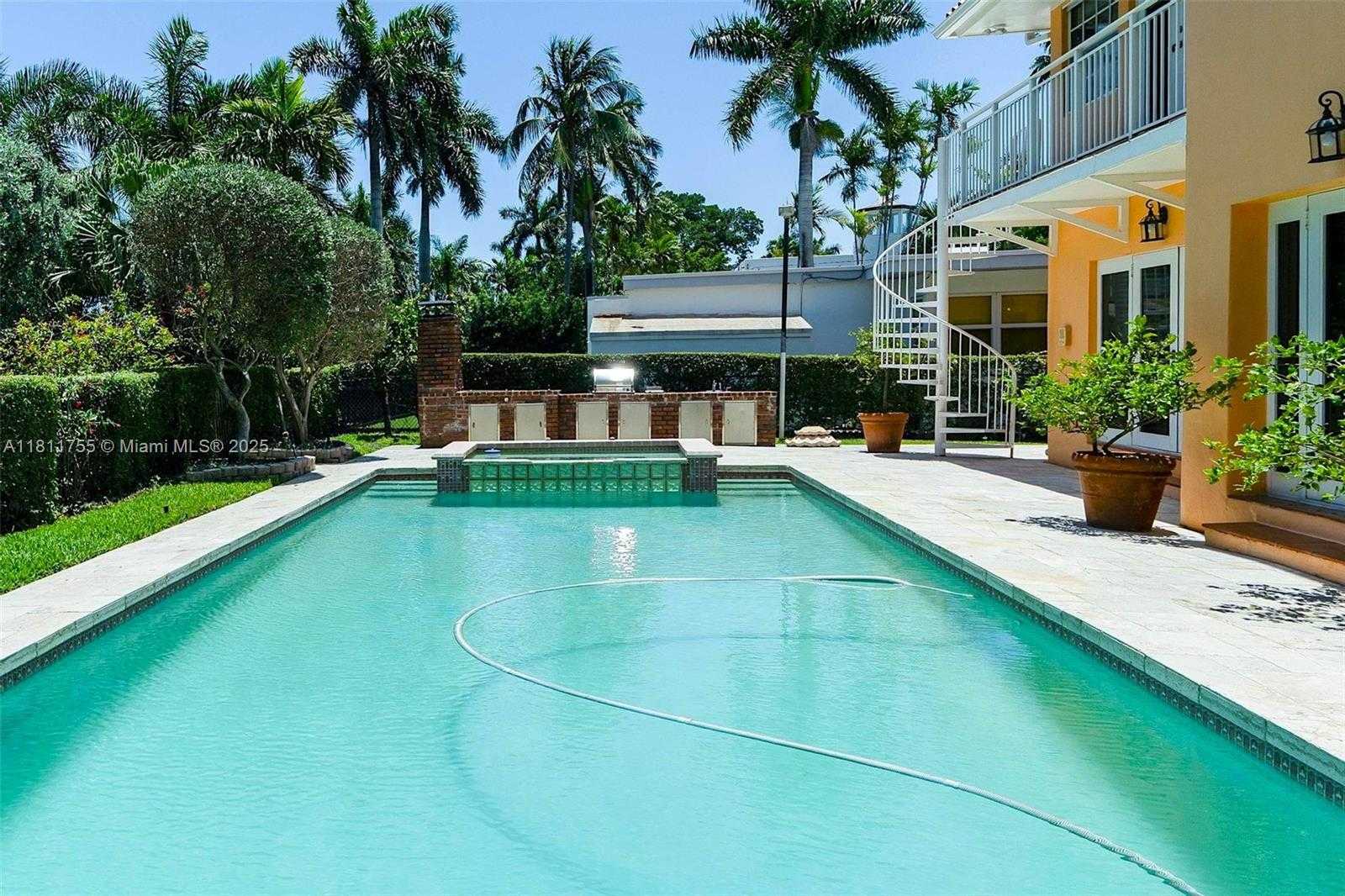 Small Image of 5309 ALTON RD, Miami Beach Number 44