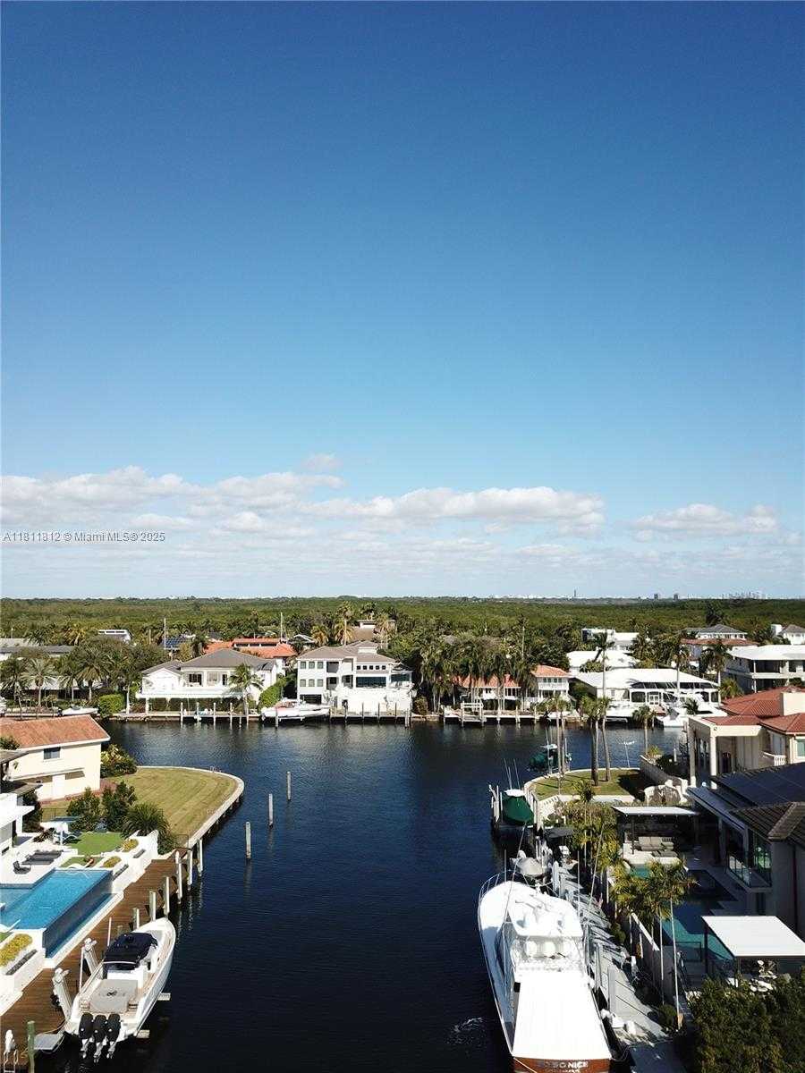 Small Image of 13032 MAR ST, Coral Gables Number 3