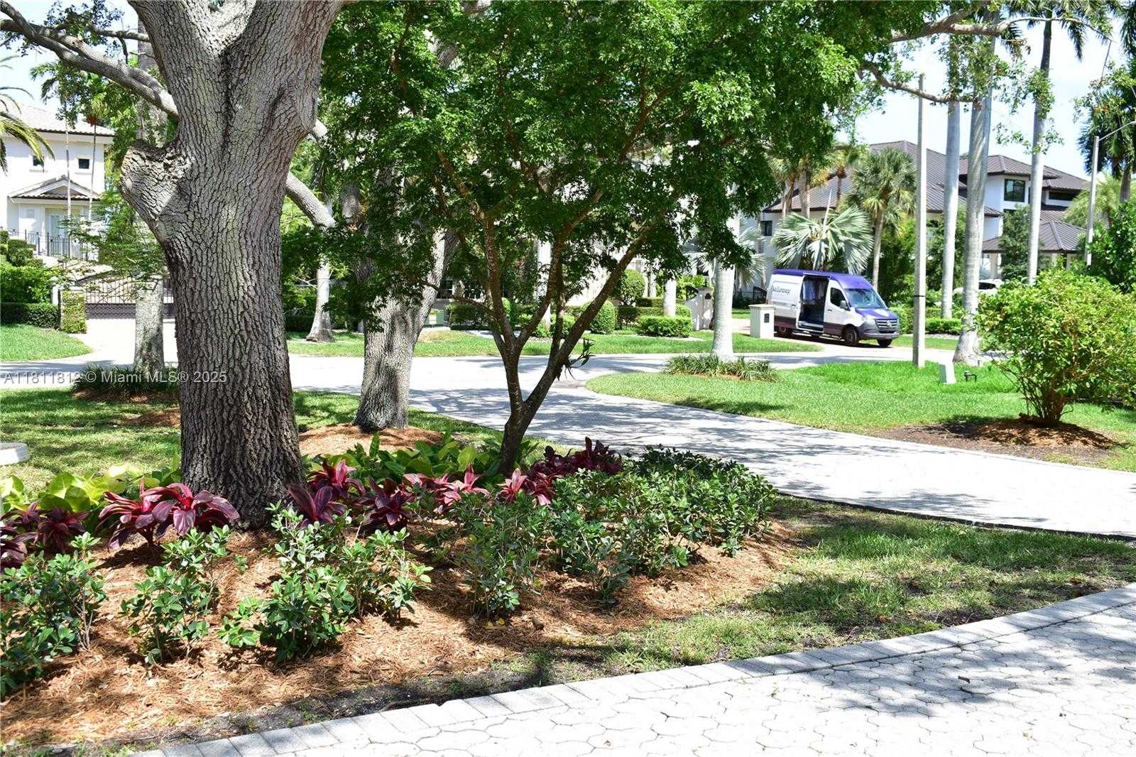 Small Image of 13032 MAR ST, Coral Gables Number 9
