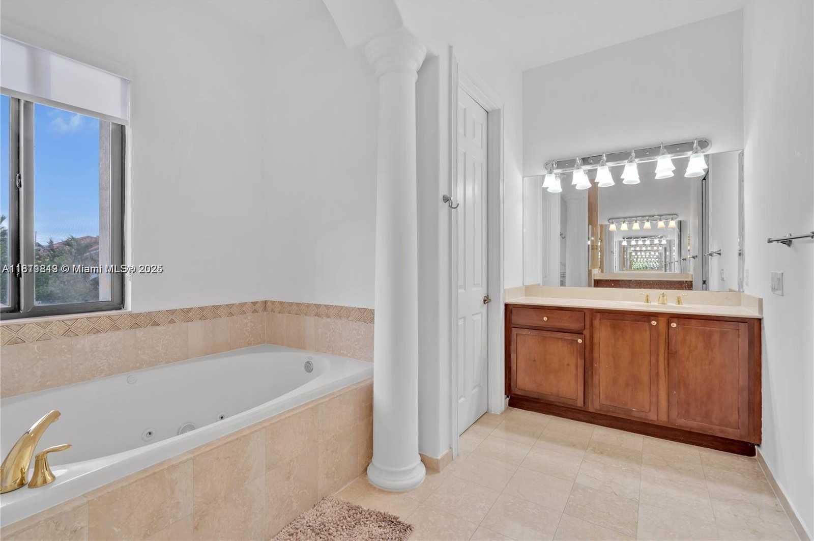 Small Image of 19347 SOUTH WEST 79TH PL, Cutler Bay Number 11