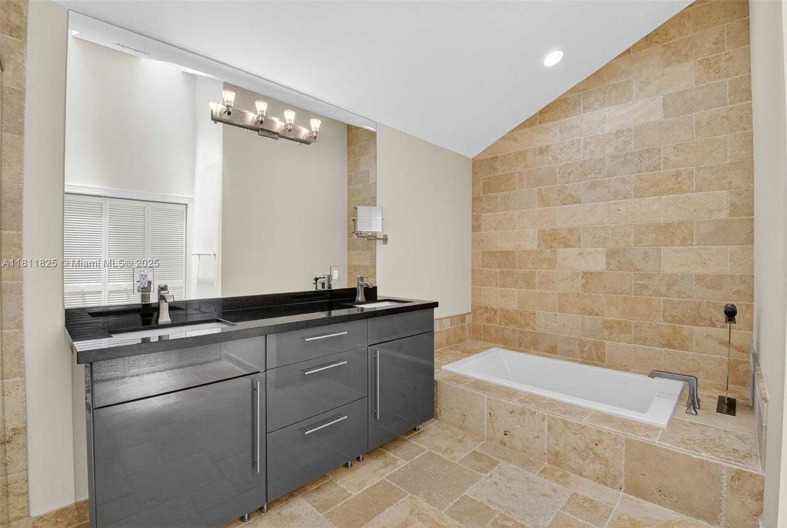 Small Image of 10160 SPYGLASS, Boca Raton Number 21