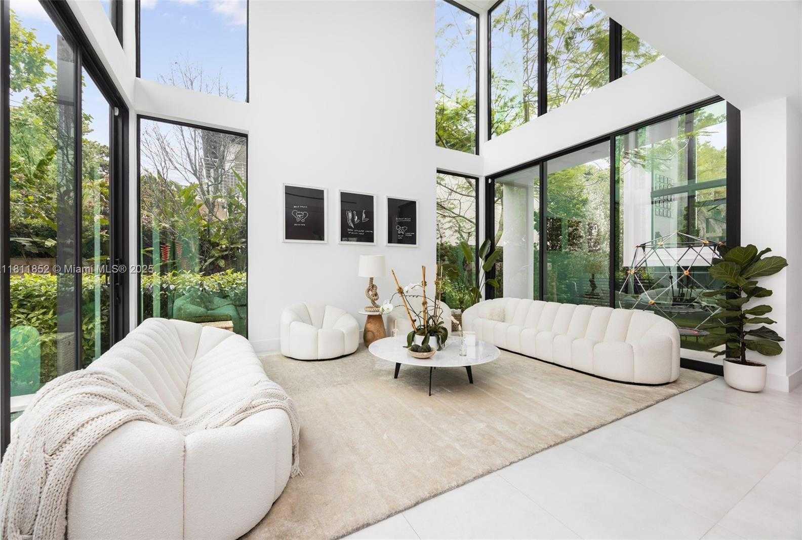 Small Image of 5630 PINE TREE DR, Miami Beach Number 13